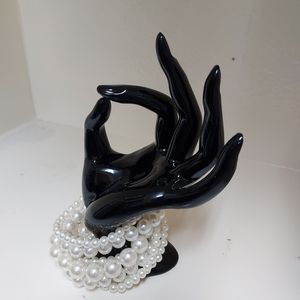 ELEGANT STYLE OF VARIOUS SIZE MULTI STRAND PEARL BRACELET